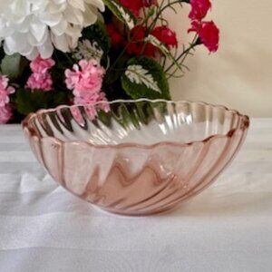 Vintage KIG Indonesia Pink Depression‎ Glass Swirl Bowl Ribbed Scalloped Edge